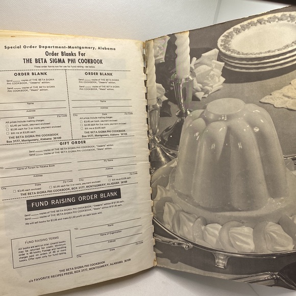 The Beta Sigma Phi International Cookbook Desserts Spiral Bound 1968 Vintage - Picture 6 of 9